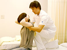 瞬間背骨、骨盤矯正